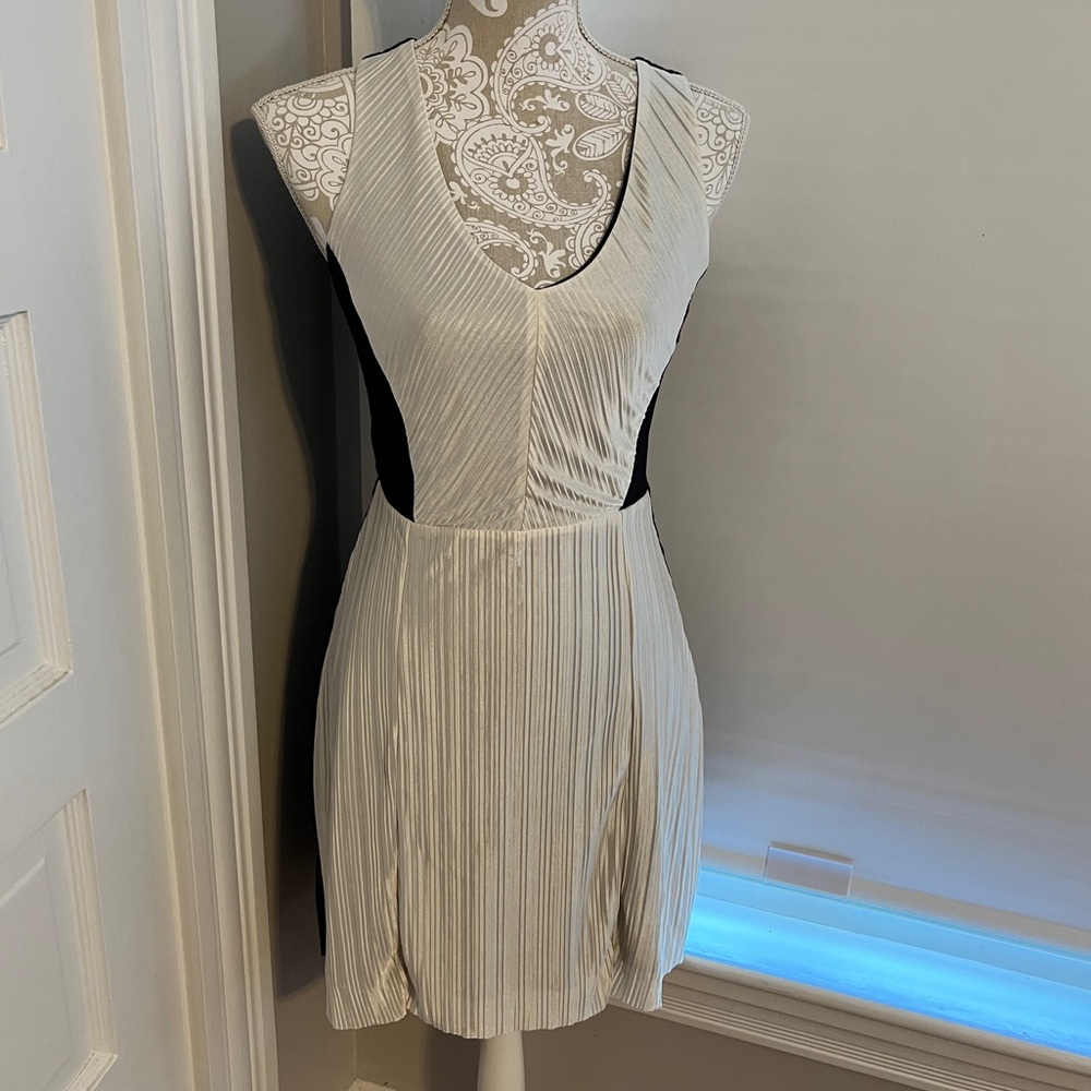Armani exchange size small black and ivory white dress